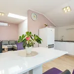 Apartment Robi